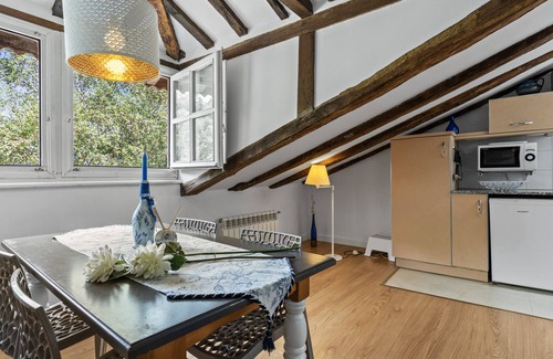 Selores House | Country House 'Apartamento 2' with Mountain View, Shared Garden and Wi-Fi