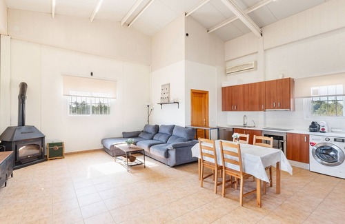 Pozo Los Palos House | Country House 'Arizona' with Balcony, Wi-Fi and Air Conditioning