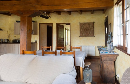 Hondarribia Apartment | Country House 'Artizarra' with Mountain View, Private Terrace and Wi-Fi