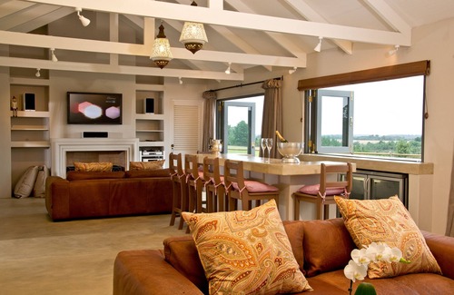 Bitou Villa | Country House at Kay & Monty