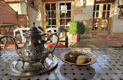 Castronuno House | Country House 'Beautiful Alamedas' with Private Pool, Private Garden and Wi-Fi