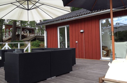 Hastveda House | Country house by the lake