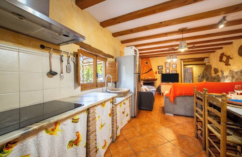 Laroya House | Country House 'C´antonia Y Manuel' with Mountain View, Wi-Fi and Air Conditioning