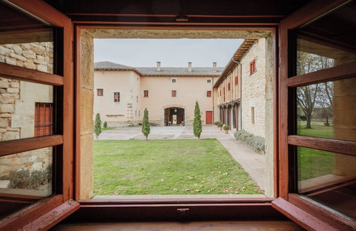 Moarves de Ojeda House | Country House 'Capellan' with Mountain View, Shared Garden and Wi-Fi