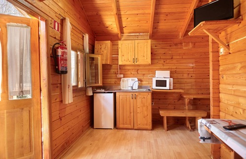 Hornos House | Country House 'Cabaña De Madera 5' with Mountain View, Shared Pool and Air Conditioning