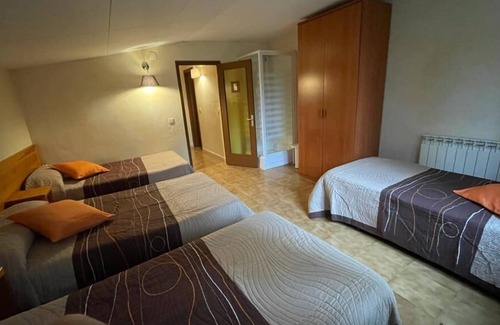 Oden Villa | Country House "Cal Pastor 9 pax" with Mountain View, Pool, Wi-Fi, Terrace & Garden