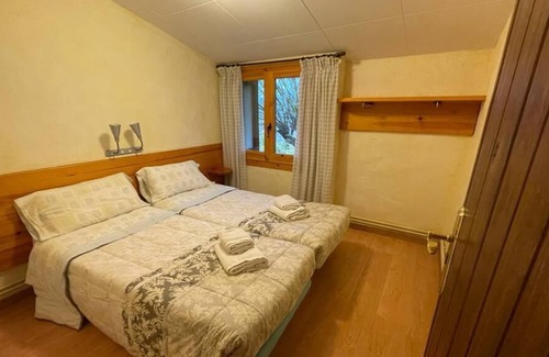 Oden Villa | Country House "Cal Pastor 9 pax" with Mountain View, Pool, Wi-Fi, Terrace & Garden