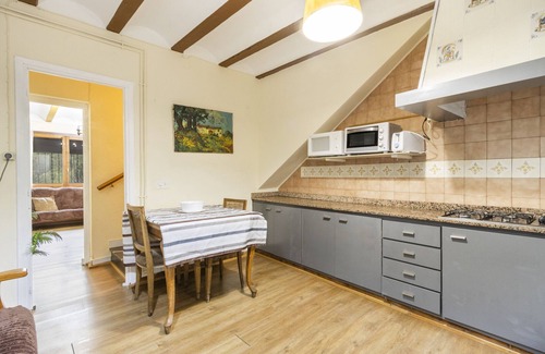 Oden Villa | Country House 'Cal Pastor' with Private Pool, Private Garden and Wi-Fi