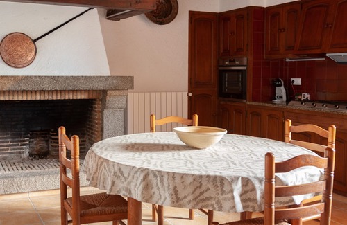 Aiguaviva House | Country House 'Can Vinyes' with Private Pool, Private Terrace and Wi-Fi