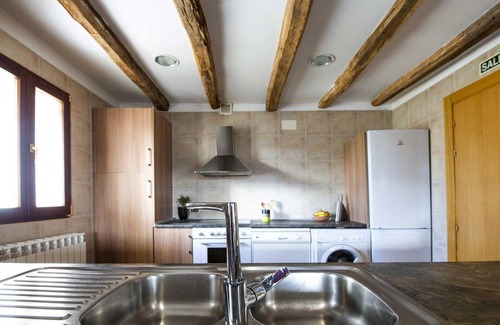 Abaurrea Alta House | Country House 'Casa Rural Enekoizar' with Mountain View, Private Terrace and Wi-Fi