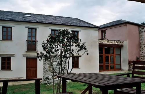 Mondonedo House | Country House 'Casa Da Penela - O Corredor' with Mountain View, Shared Terrace and Wi-Fi