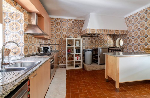 Cossourado Villa | Country House 'Casa Da Quinta' with Mountain View, Private Pool and Wi-Fi