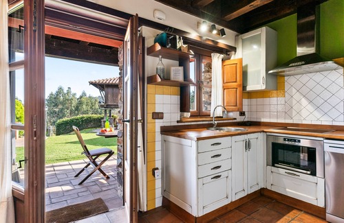 Aronces House | Country House 'Casa De Abajo' with Mountain View, Private Garden and Wi-Fi