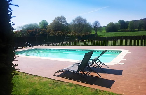 Curtis House | Country House 'Casa De Barreiro' with Mountain View, Private Pool and Wi-Fi