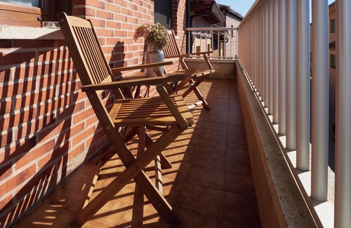 Gordoncillo House | Country House 'Casa Visi' with Shared Terrace, Private Garden and Wi-Fi