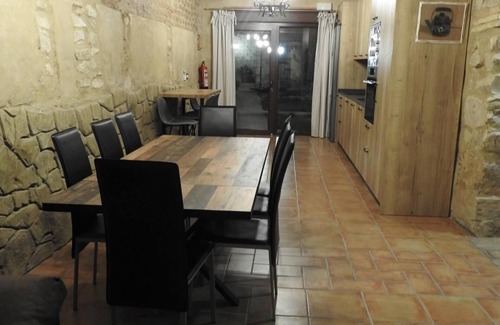 Bisimbre House | Country House 'Casa Larralde' with Shared Pool, Wi-Fi and Air Conditioning