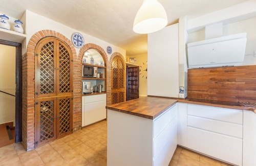 La Serrada House | Country House 'Casa Rural Las Yernas' with Mountain View, Private Pool and Wi-Fi