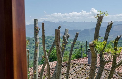 Cabranes House | Country House 'Casa Rosaura' with Mountain View, Private Terrace and Wi-Fi