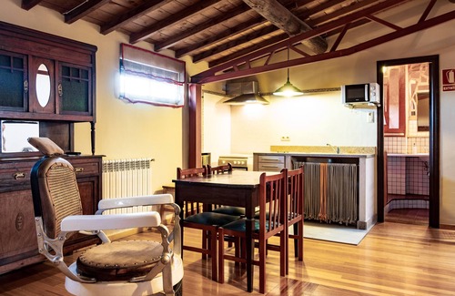 La Velles House | Country House 'Casa Rural El Saúco' with Private Garden and Balcony