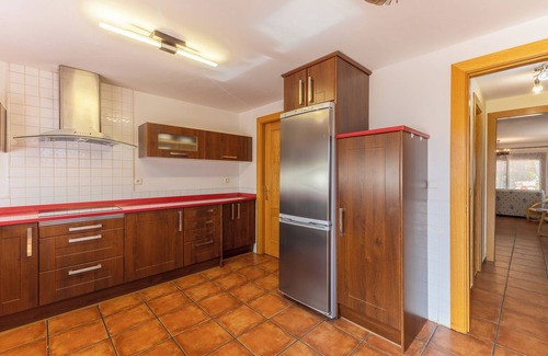 Revenga House | Country House 'Casa Rural Arbana' with Mountain View, Private Pool and Wi-Fi