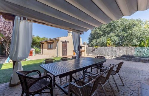 Revenga House | Country House 'Casa Rural Arbana' with Mountain View, Private Pool and Wi-Fi