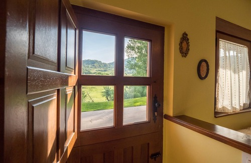 Prioro House | Country House 'Casa Rural El Serrano' with Mountain View, Shared Terrace and Private Garden