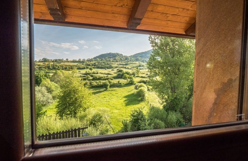 Prioro House | Country House 'Casa Rural El Serrano' with Mountain View, Shared Terrace and Private Garden