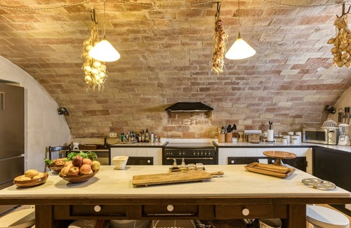 Riumors House | Country House 'Charming Village' with Private Terrace, Wi-Fi and Air Conditioning