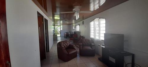 San Pablo de Turrubares House | Country house