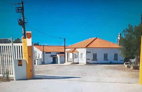 Idanha-a-Nova Apartment | Country House Das Oliveiras with Private Terrace, Shared Garden and Air Conditioning