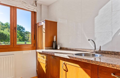 San Juan de Parres House | Country House 'Don Clemente 2D' with Mountain View and Shared Garden