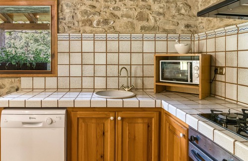 Merlant Cottage | Country House 'El Paller I De Can Soler' with Shared Pool, Shared Garden and Wi-Fi