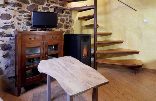 Bembibre House | Country House 'El Sardón 2' with Mountain View, Wi-Fi and Air Conditioning
