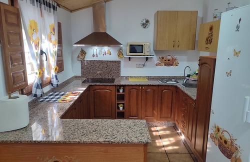 Moratalla Villa | Country House 'El Serrano' with Mountain View, Wi-Fi and Air Conditioning