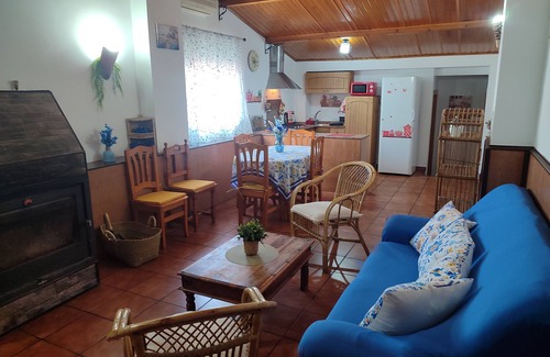 Moratalla Villa | Country House 'El Serrano' with Mountain View, Wi-Fi and Air Conditioning