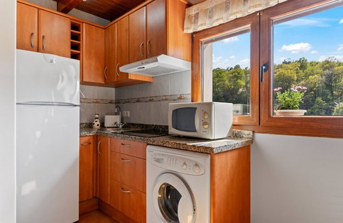 Soto de las Duenas House | Country House 'El Trasgu' with Mountain View, Wi-Fi, and Air Conditioning