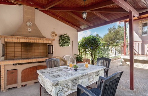 Kryoneri Villa | Country House 'Emis House Krioneri' with Mountain View, Wi-Fi and Air Conditioning