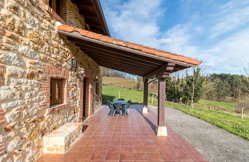 Barcena de Cicero House | Country House 'Alba' with Mountain View, Private Garden and Balcony