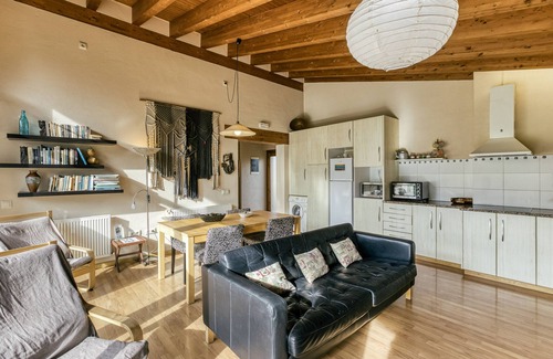 Santa Margarida de Bianya House | Country House 'El Graner' with Mountain View, Shared Pool and Wi-Fi