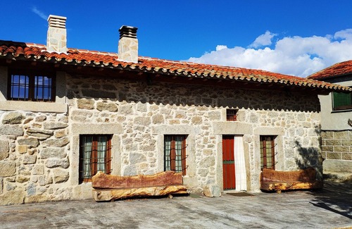 Villar de Corneja Cottage | Country Houses Walls