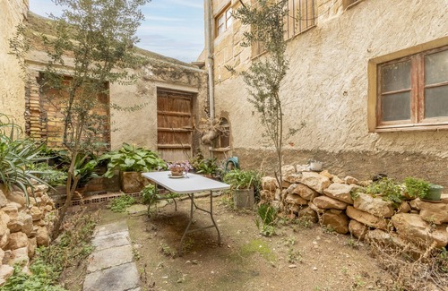 Juncosa House | Country House 'Estel Miracle' with Private Terrace and Private Garden