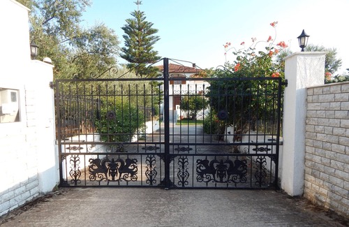 Lepreo Villa | Country House 'Family Villa Dora' with Sea View, Wi-Fi and Air Conditioning