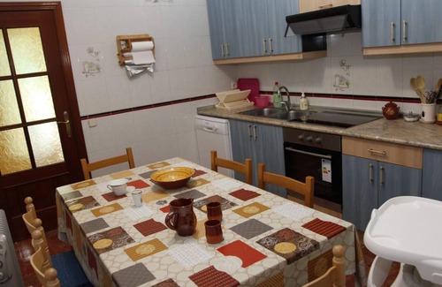 Los Yebenes House | Country House 'Flor De Romero' with Private Pool, Wi-Fi and Air Conditioning