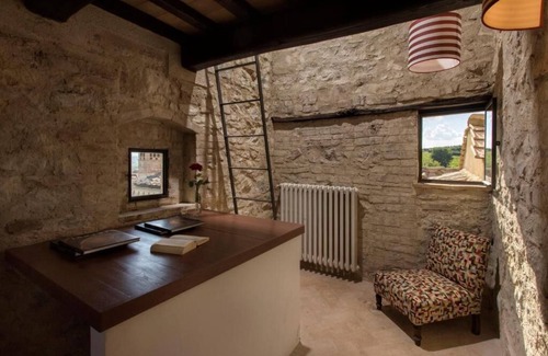 Pietrauta Apartment | Country House Fountain - Tower