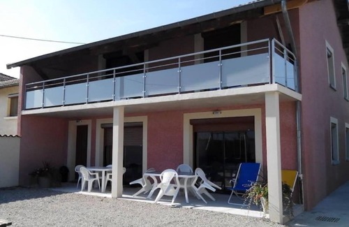Beauvoir-de-Marc Villa | Country House 'Au Domaine De Chasse' with Private Terrace, Private Garden and Wi-Fi