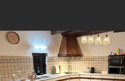 Bourg-Lastic House | Country house