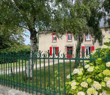 La Chapelle-Blanche Villa | country house with pool