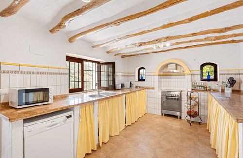 Villanueva de Algaidas House | Country House 'Furones' with Mountain View, Wi-Fi and Air Conditioning