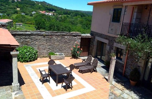 Forcarei House | Country House 'Galicia' with Mountain View, Private Pool and Wi-Fi