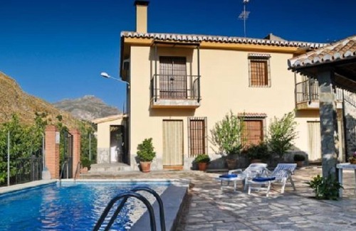 Barrio de la Vega House | Country House 'Hitos' with Mountain View, Wi-Fi and Air Conditioning